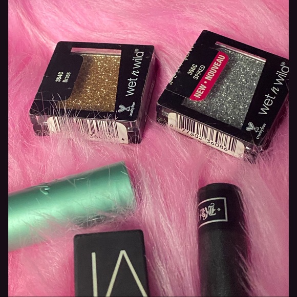 ❌SOLD ❌Nars, Von D, Beauty Bakery Bundle - Picture 2 of 4